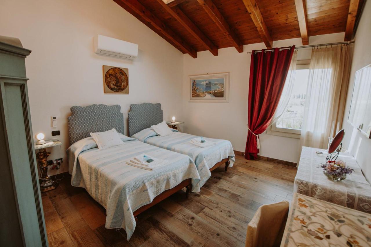 B&B Casa Santa Lucia Manerba del Garda Exterior foto