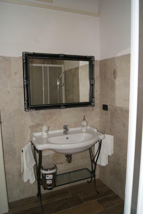 B&B Casa Santa Lucia Manerba del Garda Exterior foto